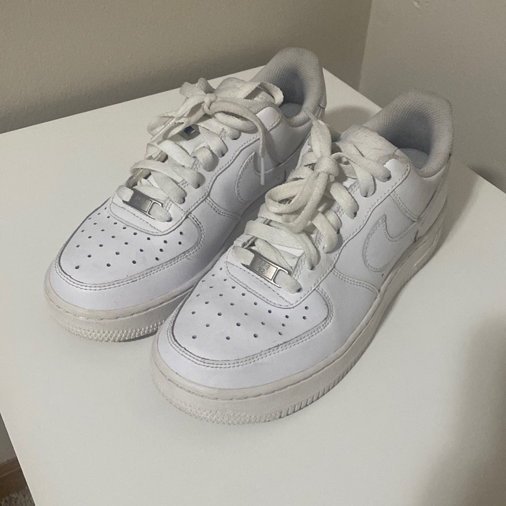 White Nike AF1 Size 5Y